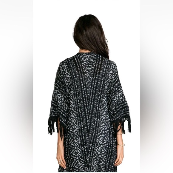 Free People Black Pattern Fringe Kimono Cardigan Size M/L Rare ASO Selena Gomez - Picture 4 of 15